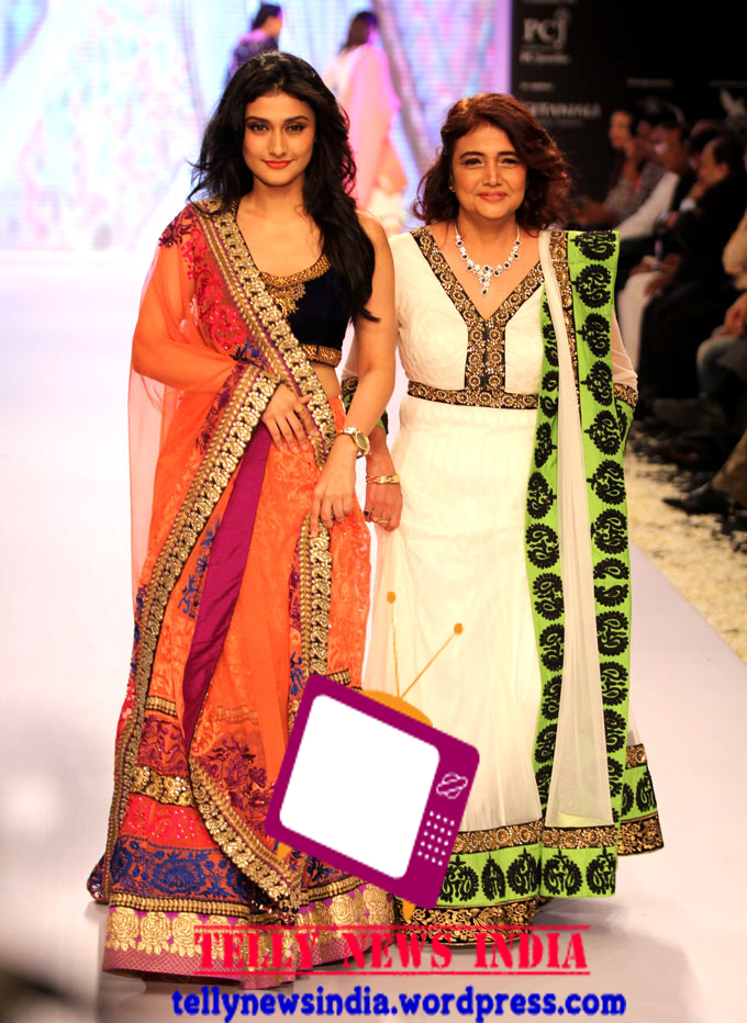 Bollywood And Tv Celebs Walk The Ramp For Gitanjali Gems At Iijw 2013 Telly News